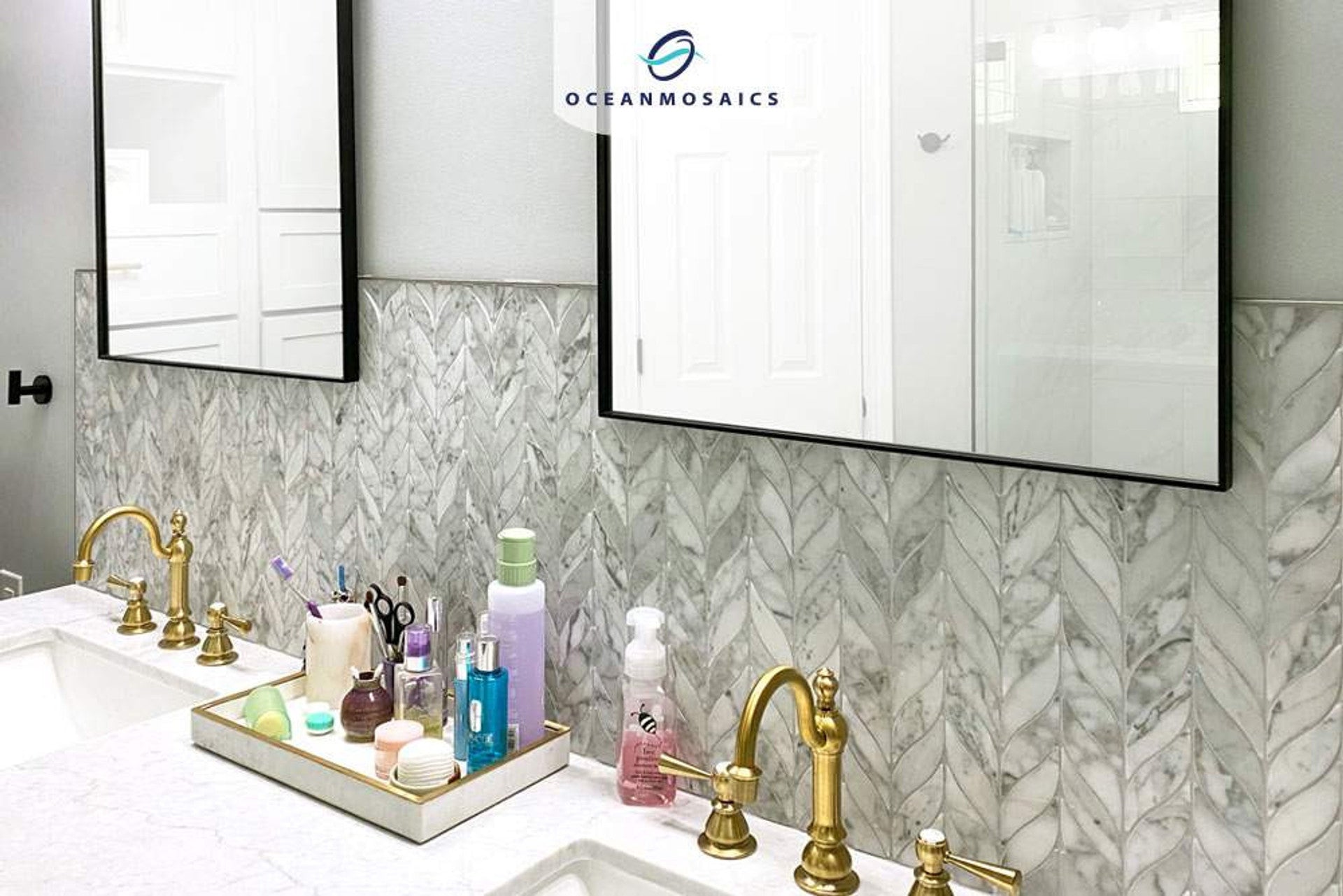 Calacatta Gold Italian Marble Leaf Shape Mosaic Tile Honed (Matte)